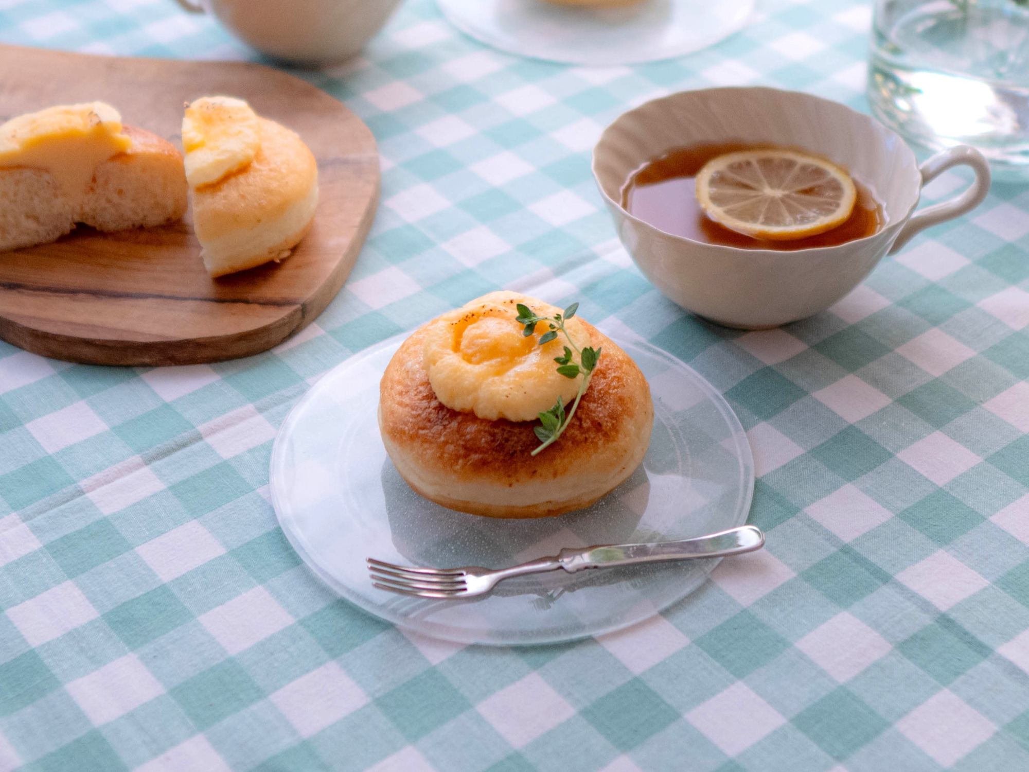 【お取り寄せレポート】クリームたっぷりでひんやり新感覚！フローズンブリュレドーナツを実食！