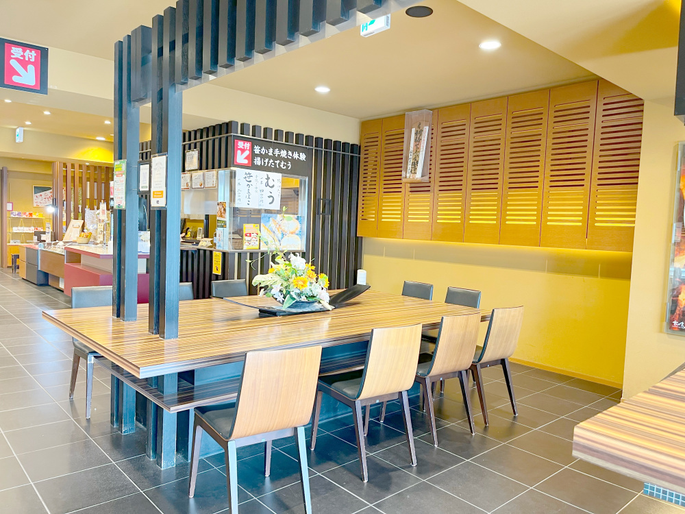 飲食スペースもありますよ。
