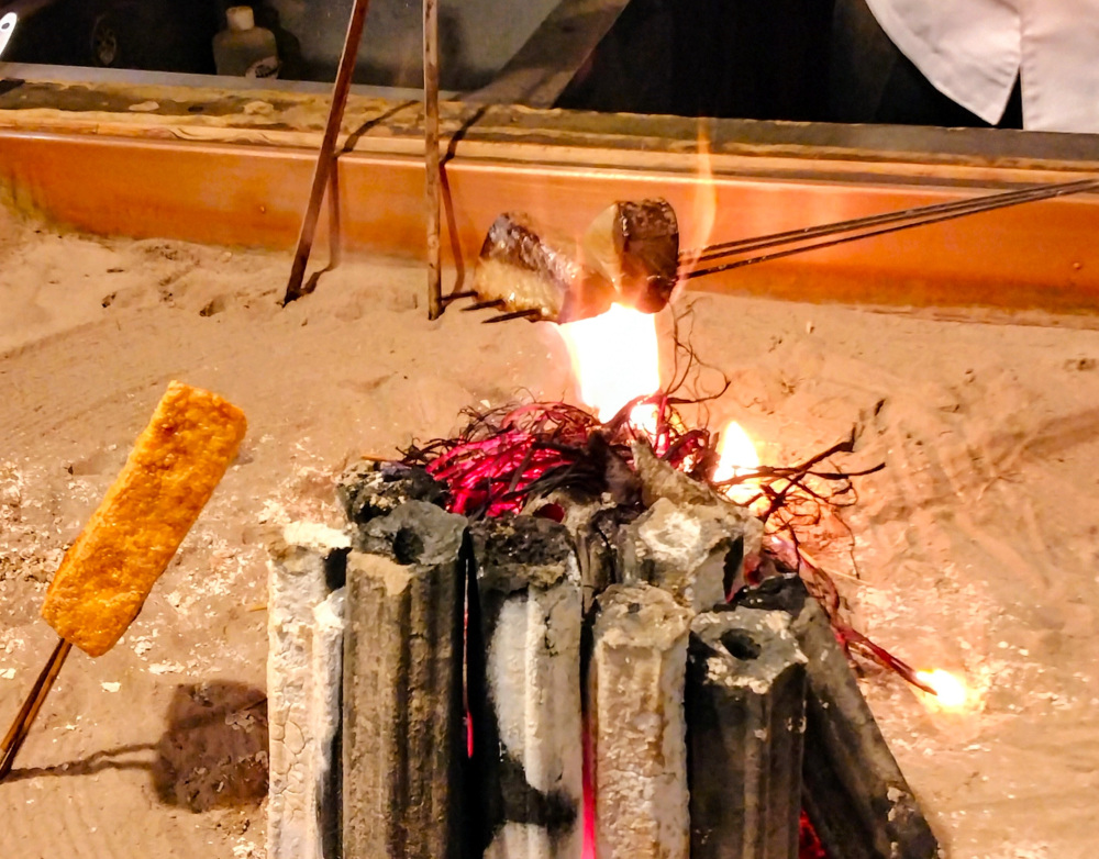 いろりの炎に癒される時間は格別