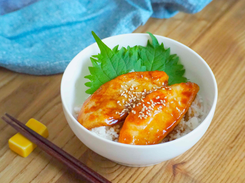 笹かまぼこの蒲焼丼
