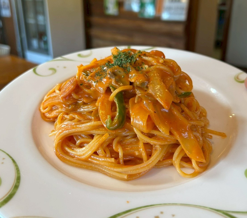 地元で長く愛されている「ナポリタン（チーズソース）」