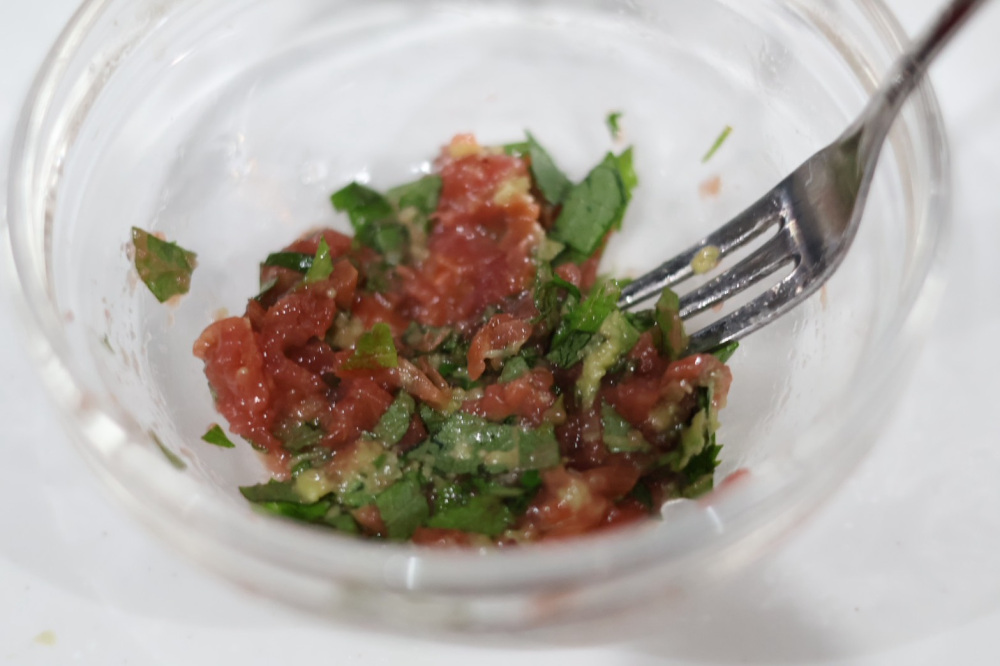 全ての材料が、均一に馴染むまで混ぜるのがポイントです。