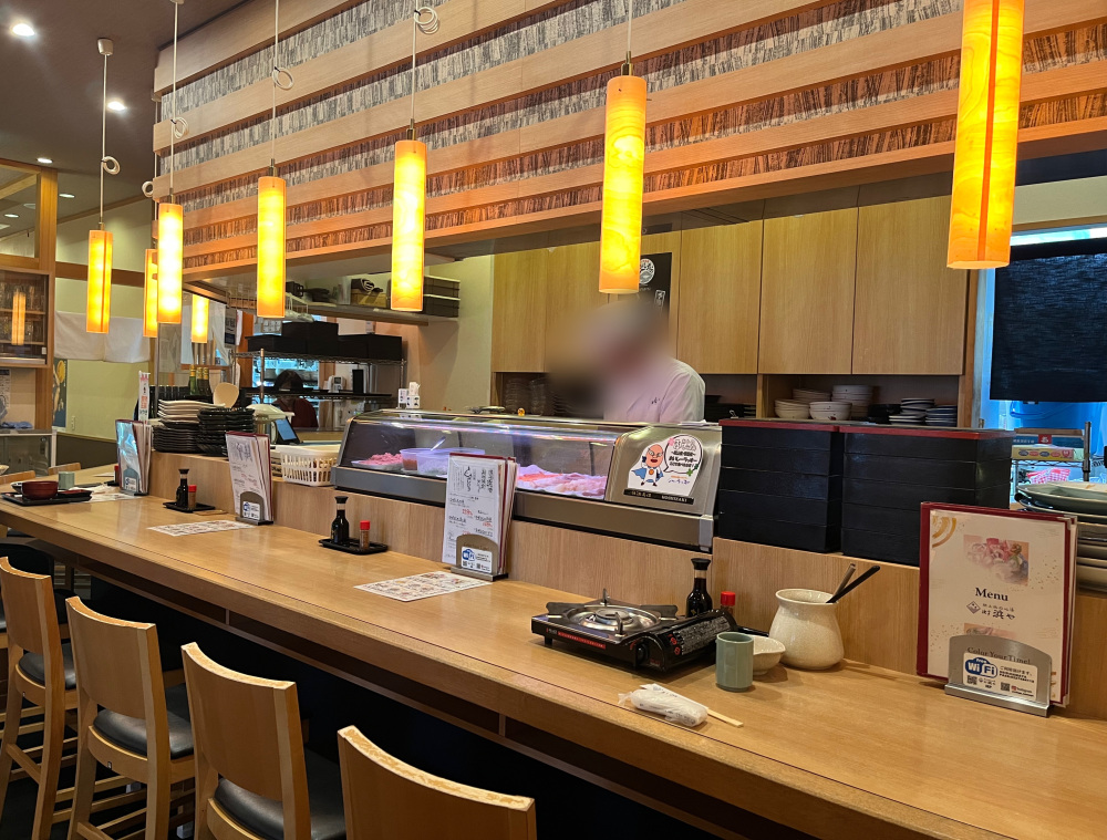 カウンター席があるので一人での食事でも利用しやすい。