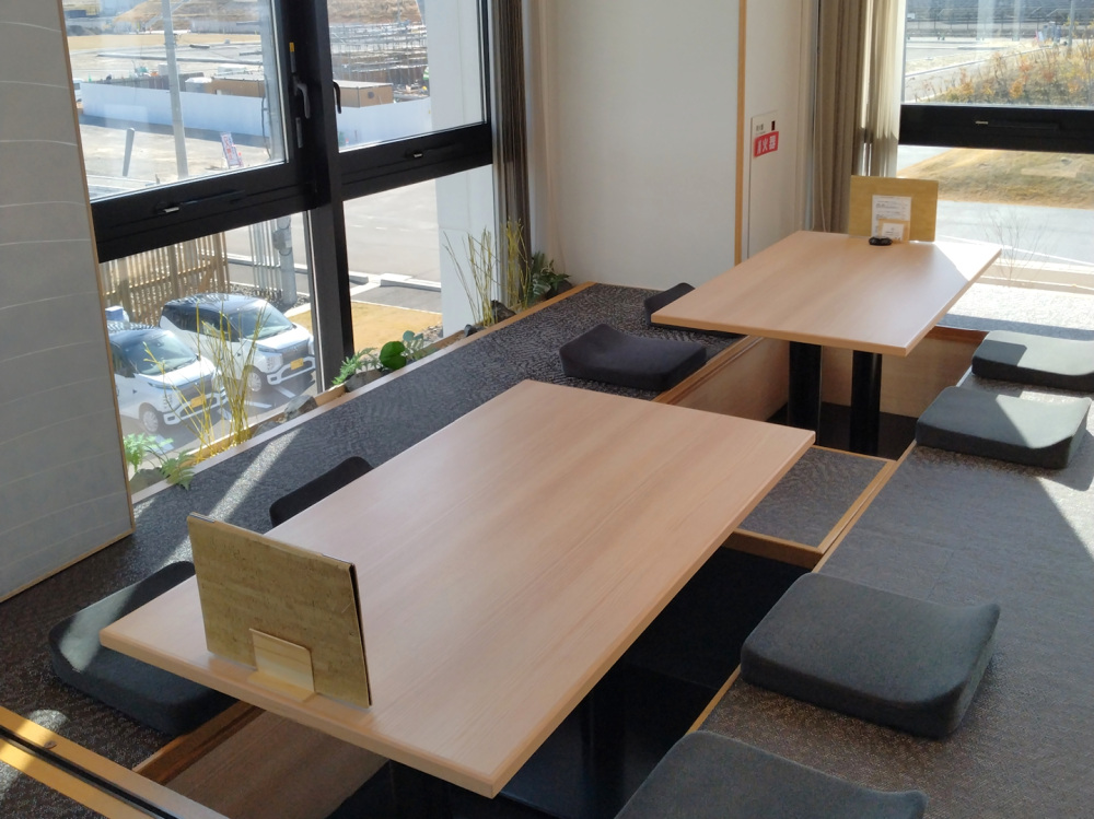 明るく開放感がある座敷席