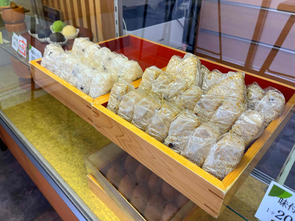 ふっくらもちもちのおにぎり。見たら買わずにはいられませんでした。