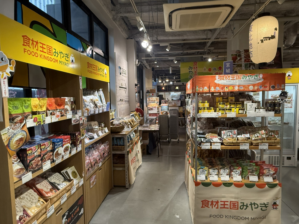 お菓子系からご飯のおとも、パスタソースなど様々な商品が並ぶ