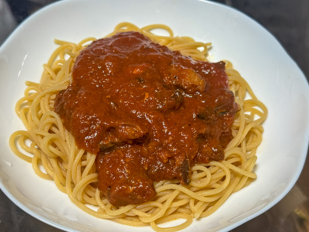 温めてパスタにかけるだけなので簡単。そのままでも食べられるそう