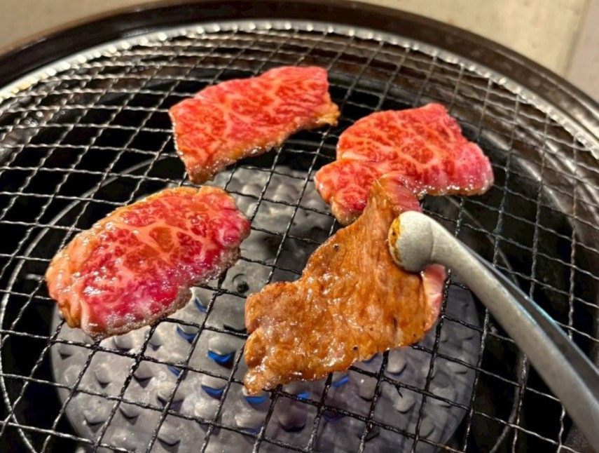 白（部位は日によって異なる）