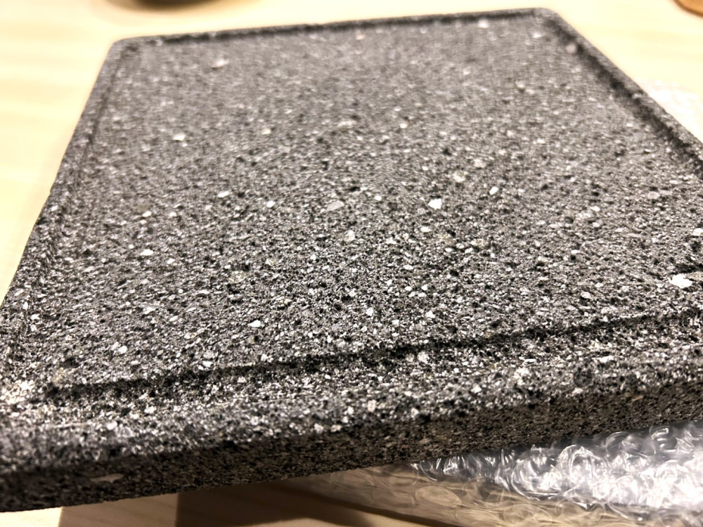 旨みを引き出す溶岩石プレート