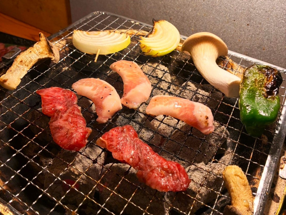 牛ハラミ、志波姫豚のトントロ、野菜焼き