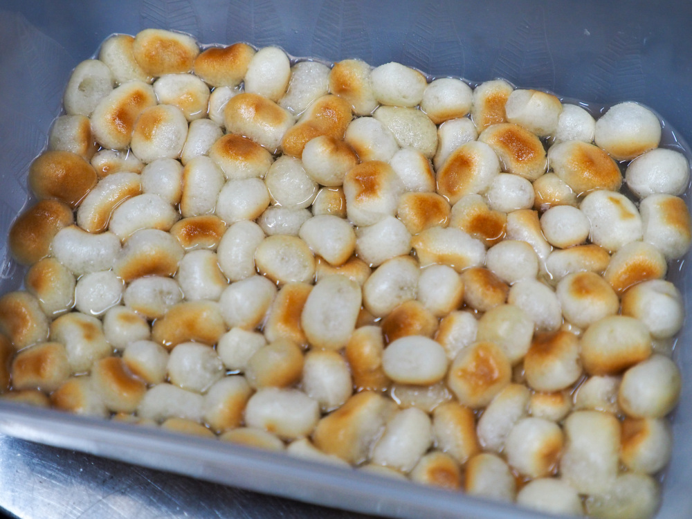 筆者が持参したまめ麩を入れて完成