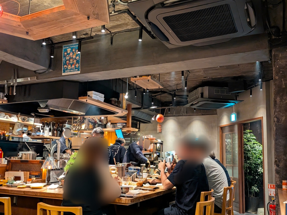 元気と活気のある店内