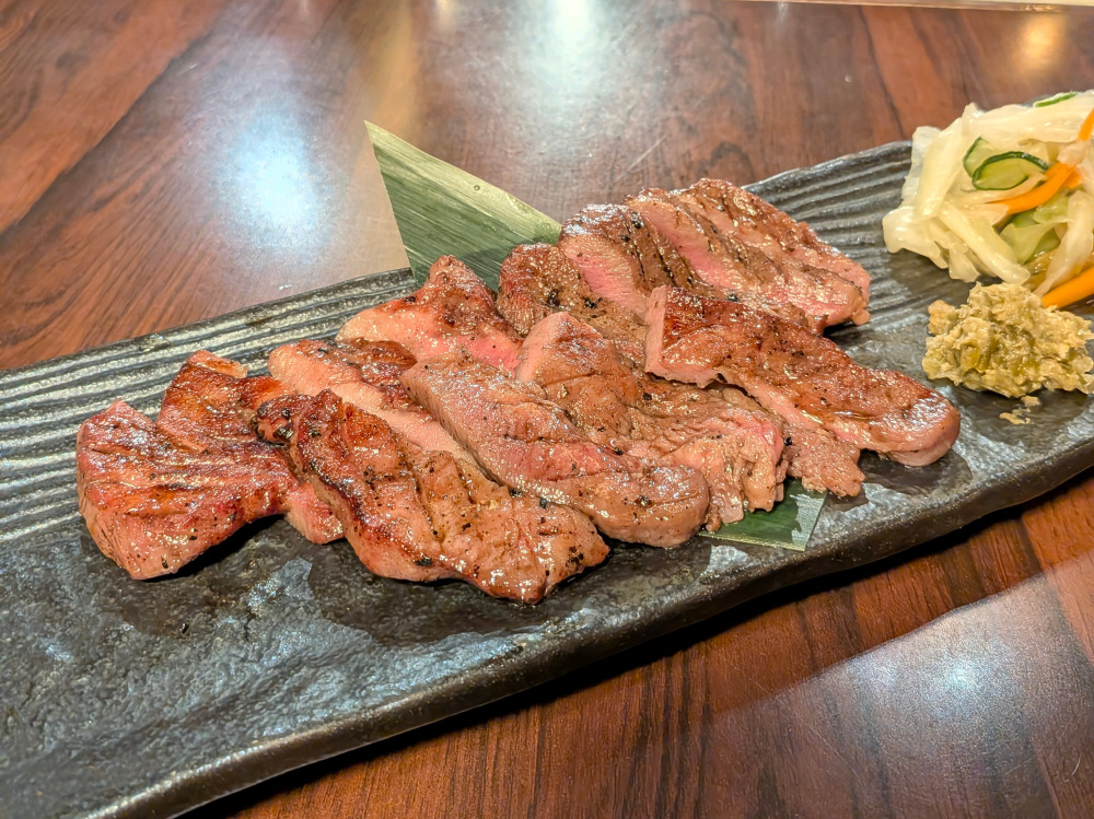 名物牛タン焼き（取材時 税込2,500円）