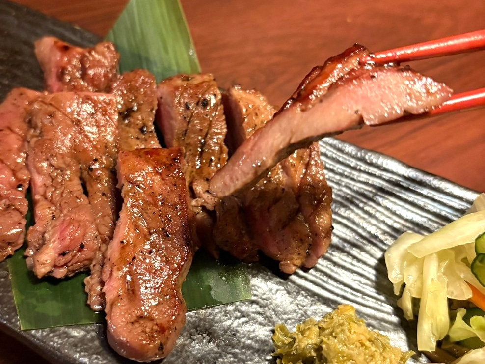 下味が染み込んだほどよい厚みの牛たん
