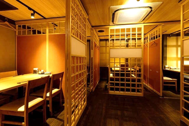 落ち着ける雰囲気の店内