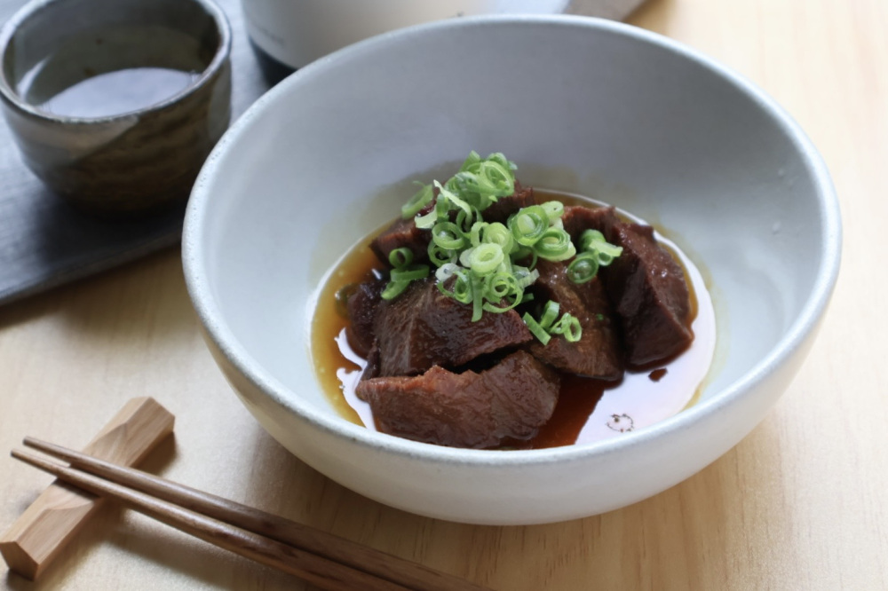 食べ応えのある牛タンがたっぷり。日本酒とも相性抜群です！