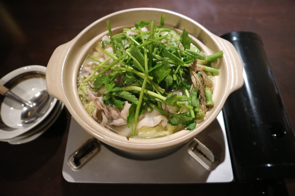 仙台白菜と豚肉のせり鍋(期間限定)