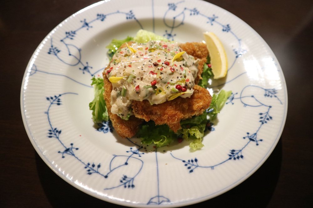 鰹のフライ 仙台せりといぶりがっこのタルタル