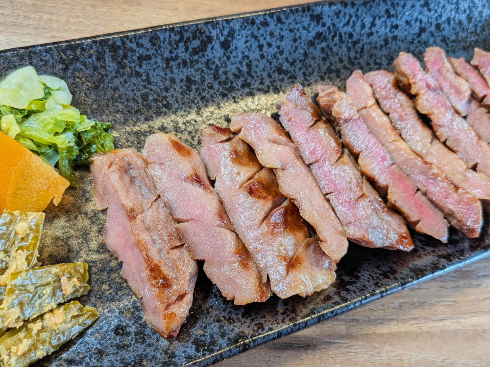 厚切りで断面のフォルムも美しい