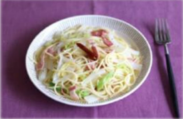 白菜とベーコンの和風ペペロンチーノ