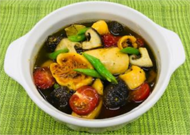 ホヤとしいたけのアヒージョ