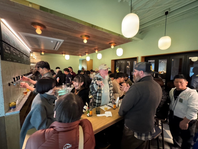 ビール好きが集う賑やかなひととき