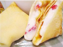 ① いちごとクリームチーズのデザート