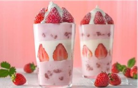 ⑩ いちごのフルーチェパフェ