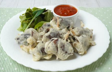 きくらげとチーズのフリット ～トマトバジルソース添え～