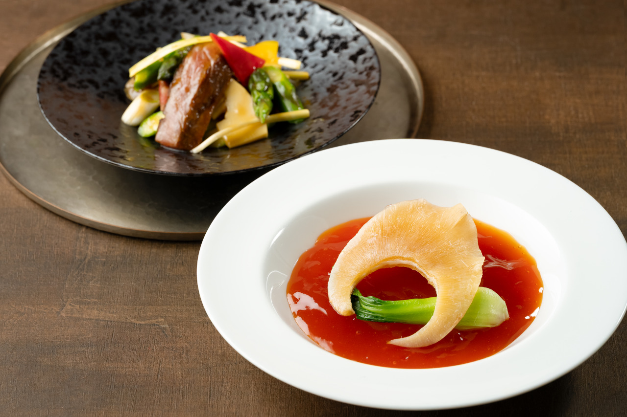 中国料理 桃花林「ふかひれ姿煮込み、宮城県産和牛ロースの黒胡椒炒め」