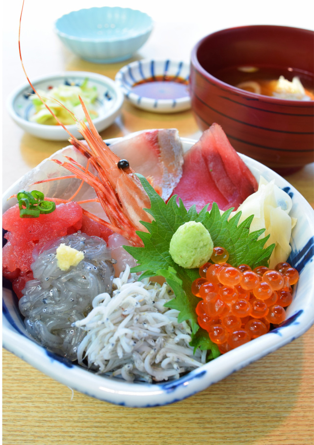 漁亭 浜や かわまちてらす閖上店