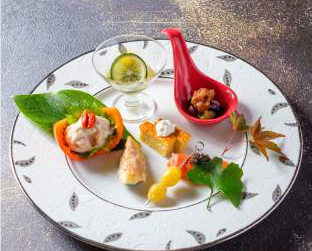 温泉山荘だいこんの花